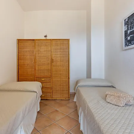 Villa Guesthost - Mariposa With Parking Quartu SantʼElena